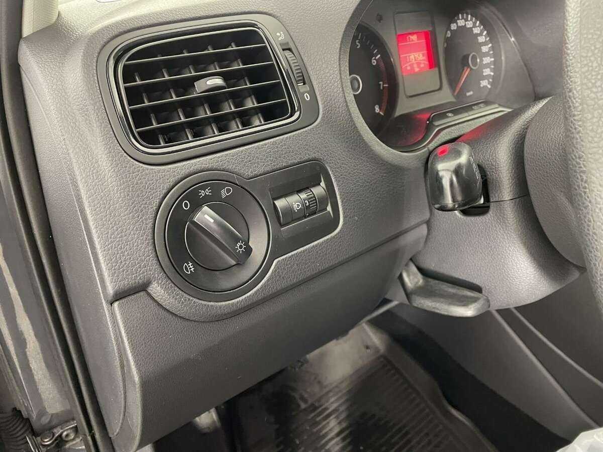 Volkswagen Polo, 2013 Фото №9