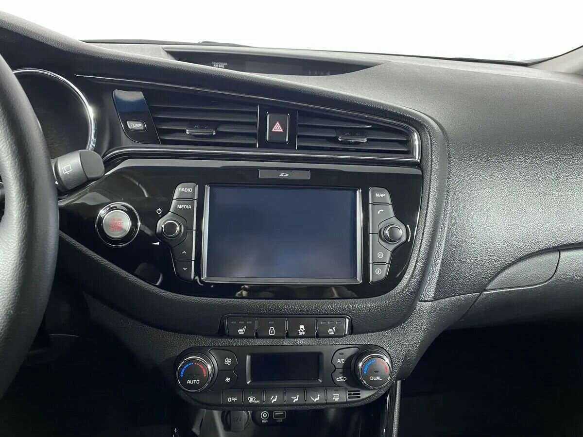 Kia Ceed, 2018 Фото №11