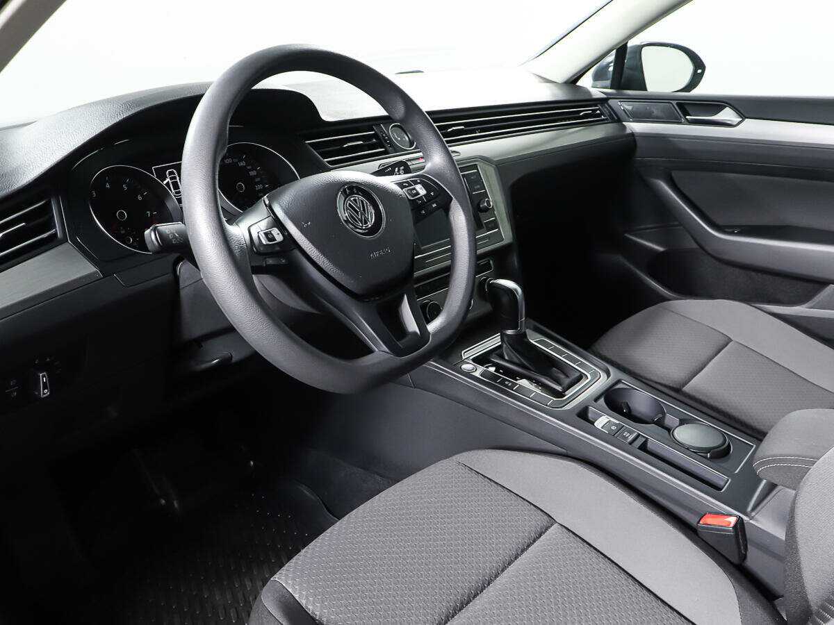 Volkswagen Passat, 2017 Фото №14