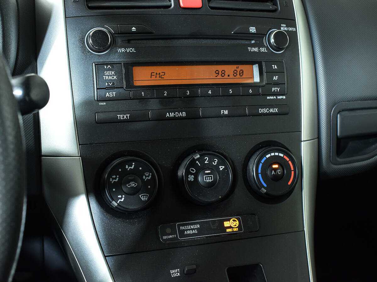 Toyota Auris, 2012 Фото №15