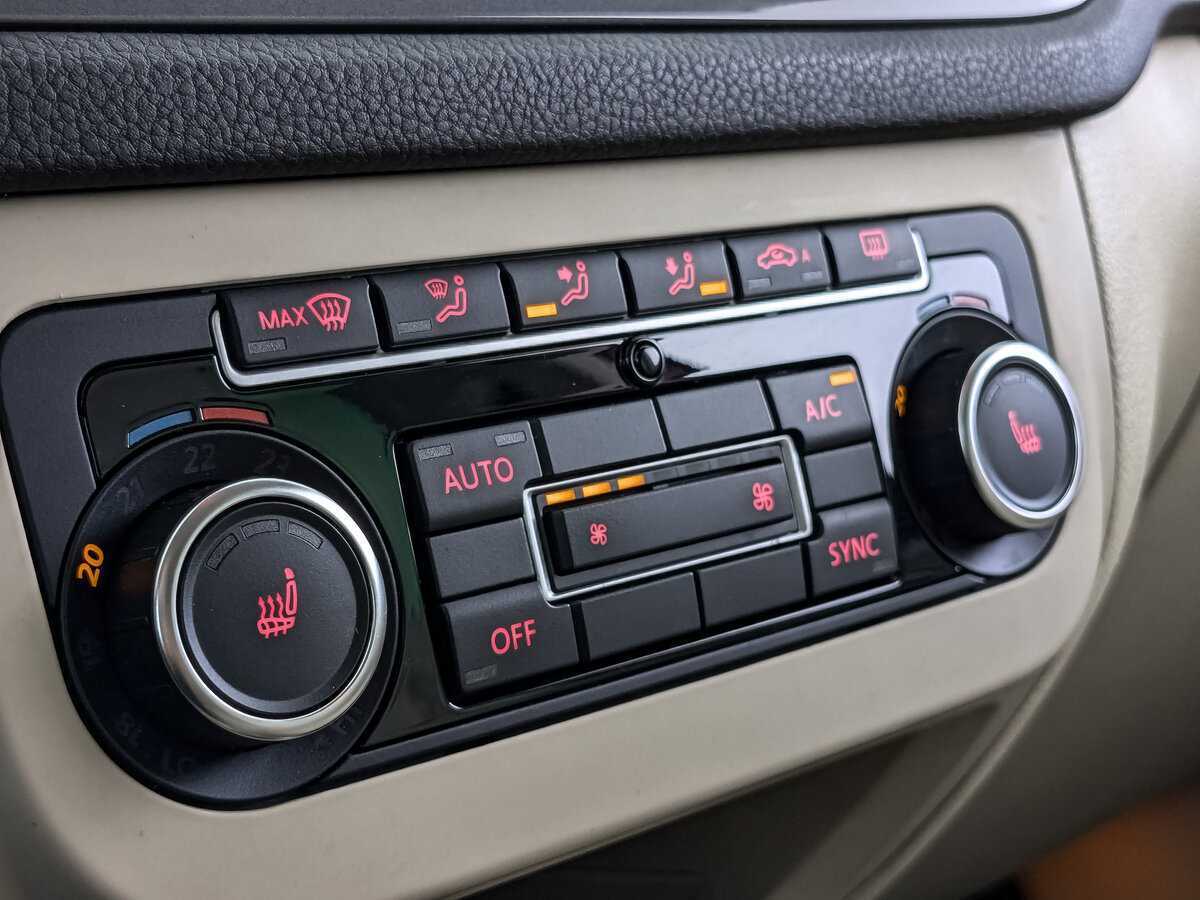 Volkswagen Tiguan, 2014 Фото №17