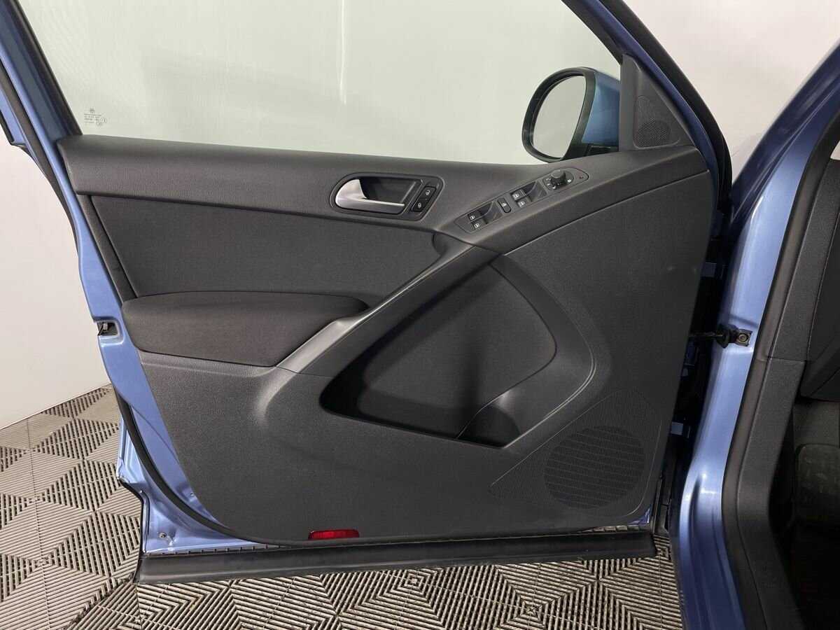 Volkswagen Tiguan, 2012 Фото №8