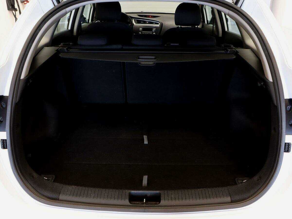 Kia Ceed, 2018 Фото №13