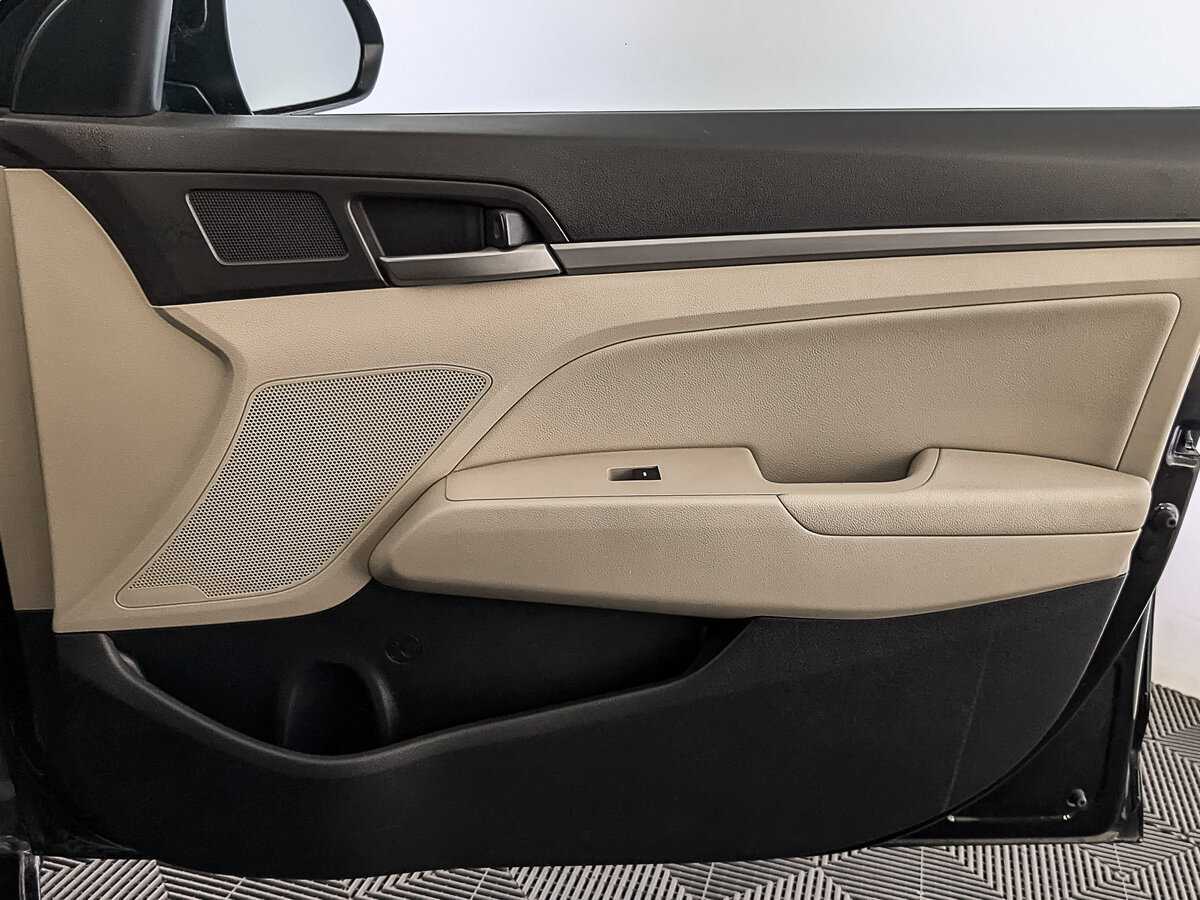 Hyundai Elantra, 2017 Фото №25