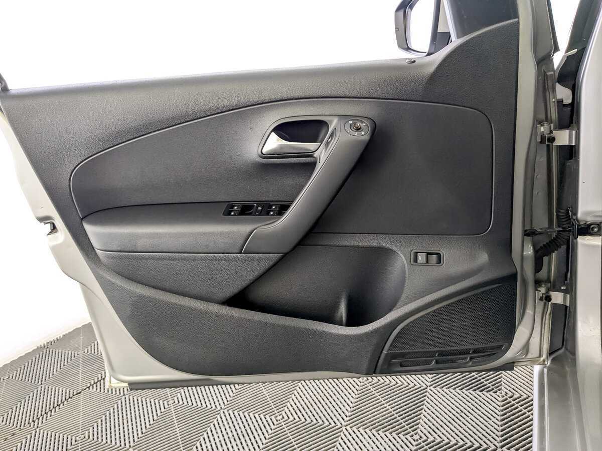 Volkswagen Polo, 2019 Фото №19