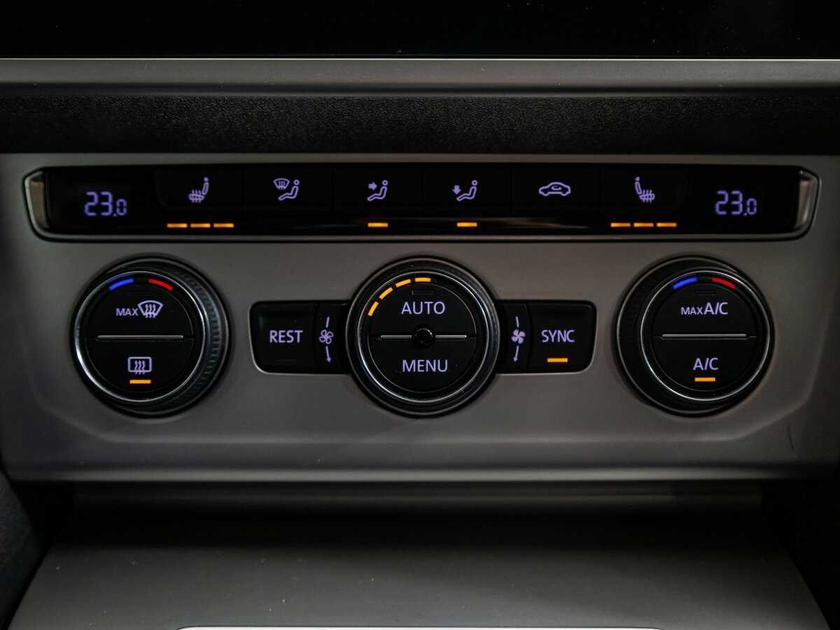 Volkswagen Passat, 2018 Фото №12