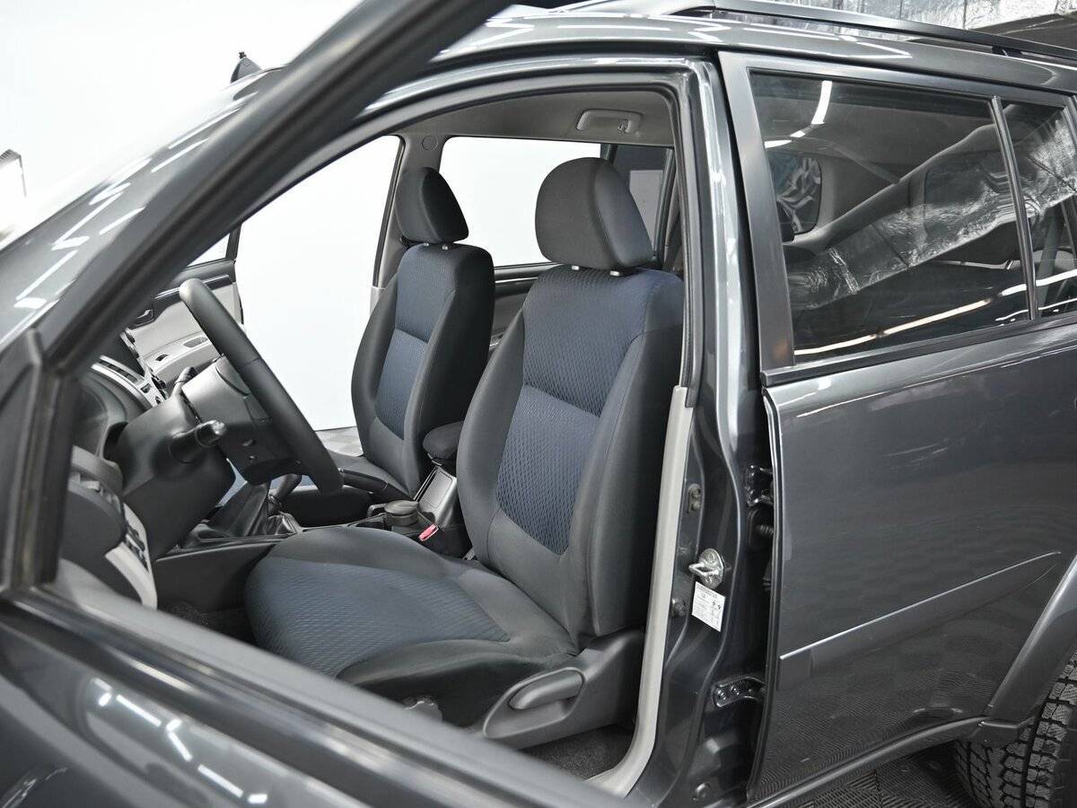 Mitsubishi Pajero Sport, 2014 Фото №6