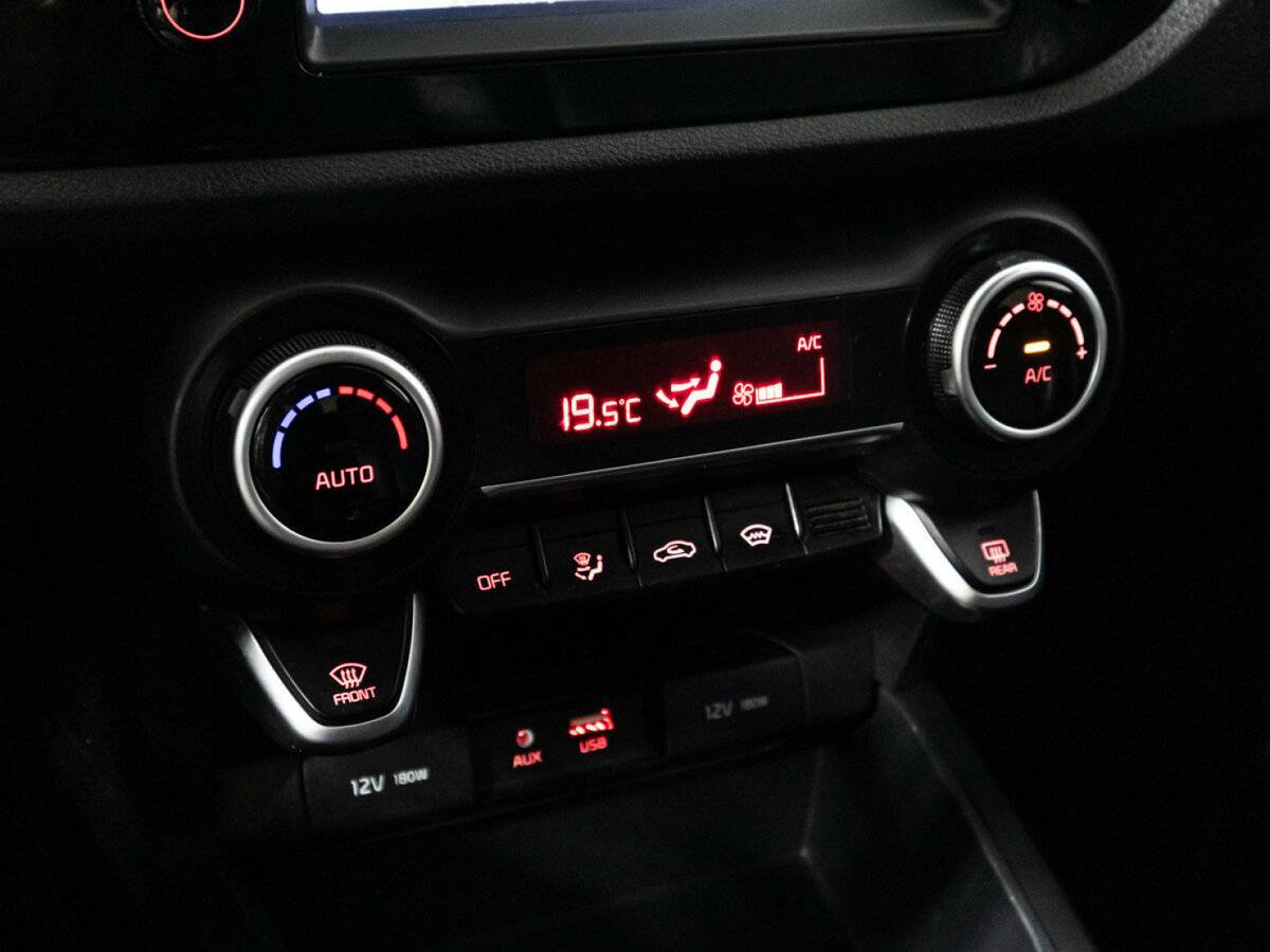 Kia Rio X-Line, 2018 Фото №17