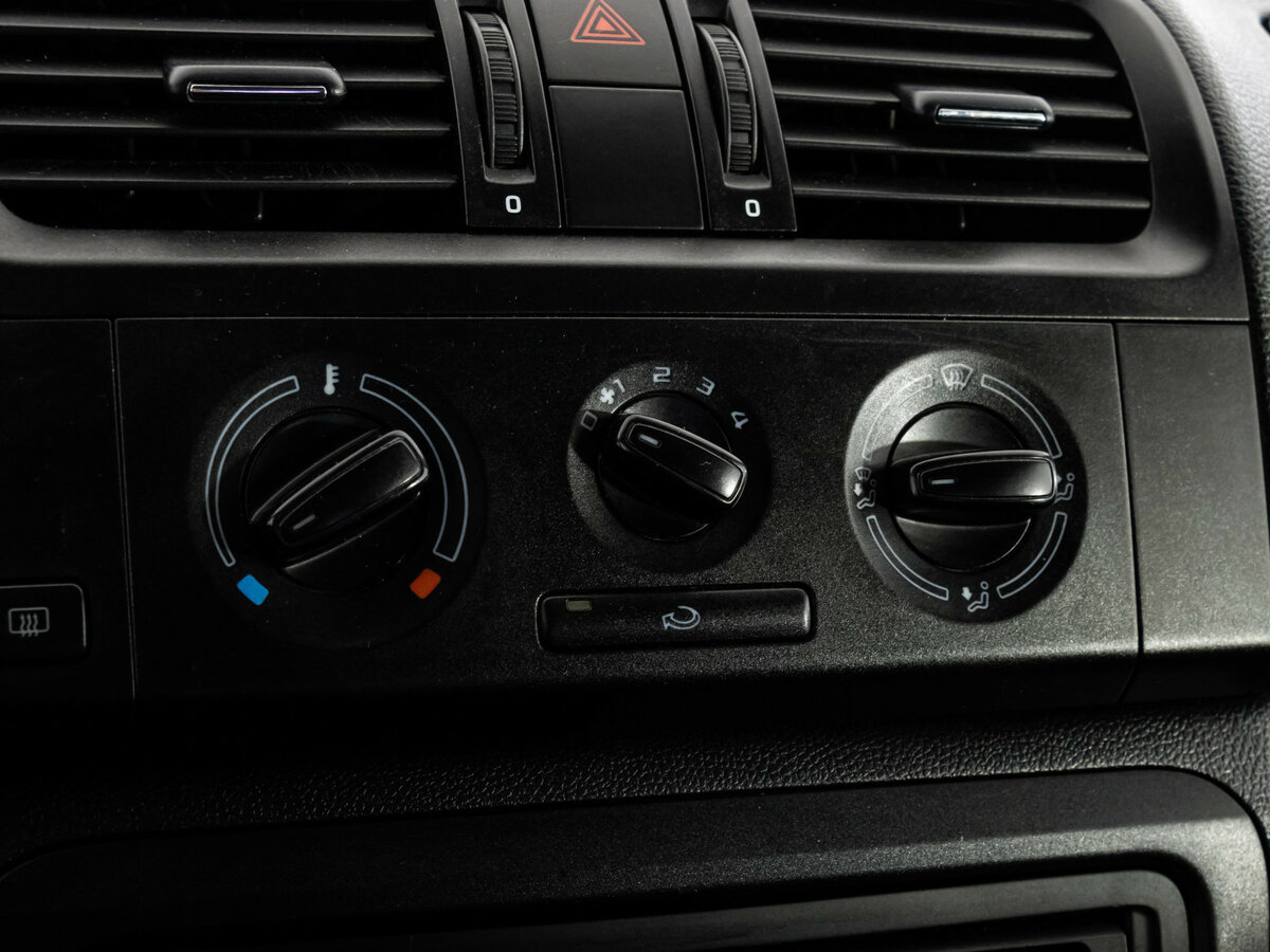 Skoda Fabia II Рестайлинг, 2013 Фото №14