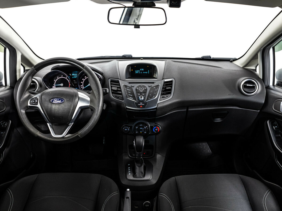 Ford Fiesta Mk6 Рестайлинг, 2016 Фото №8