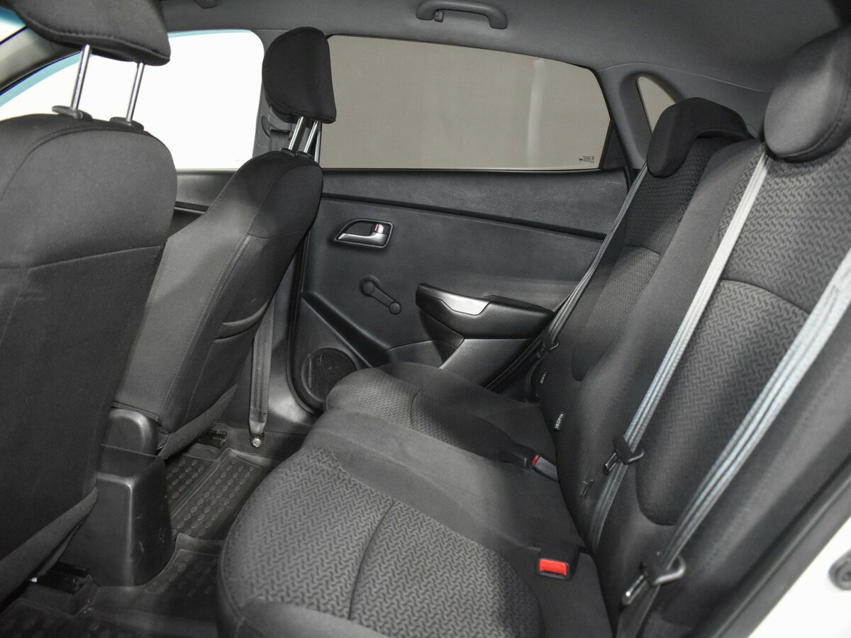 Kia Rio III Рестайлинг, 2016 Фото №11