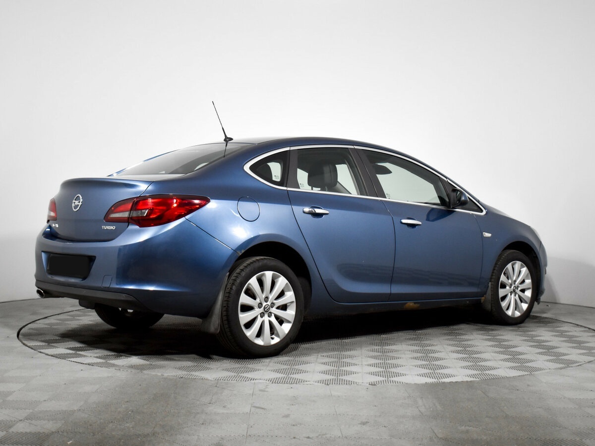 Opel Astra J Рестайлинг, 2013 Фото №4